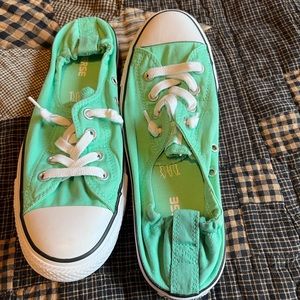 Converse, elastics back. Mint green